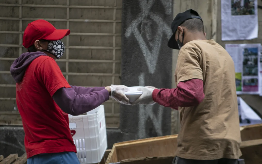 “O compromisso pela justiça social” é o tema do mês de agosto, durante nova etapa do curso Quem sabe mais luta melhor