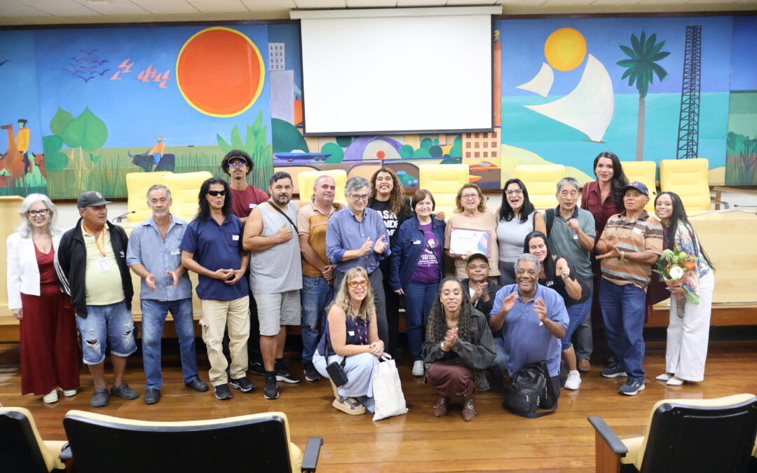 Vânia, integrante do Fórum dos Ambulantes, recebe homenagem no Prêmio Marielle Franco